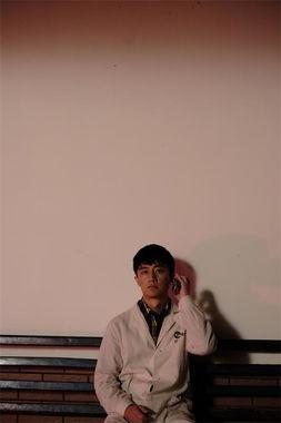 推拿黄轩花絮,温馨幕后，展现明星的另一面