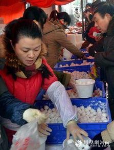 卖汤圆图片,传统美食的现代演绎