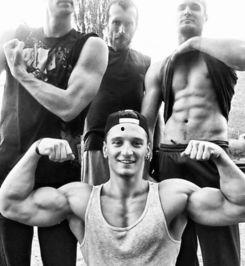 男生硬了图片,揭秘男生硬了背后的生理奥秘