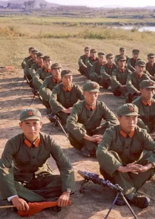 老兵照片,岁月沧桑，忠诚永恒