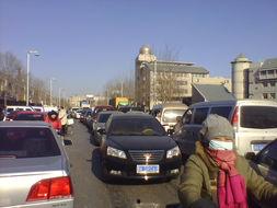 背景中午堵车吗,拥堵现状分析