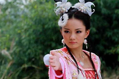 许靖的家世背景,世家子弟的传奇人生