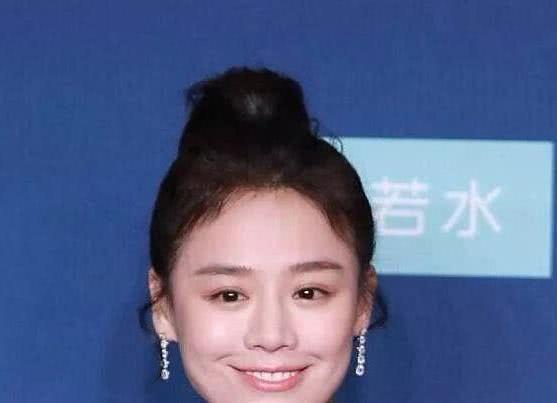 马思纯表情包图片,笑出腹肌的治愈系女神